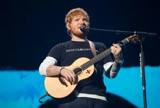 Zdjęcie Na jakiej gitarze gra Ed Sheeran? Odkryj jego ulubione modele